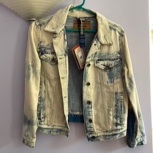 TH bleach washed relaxed fit jean jacket.